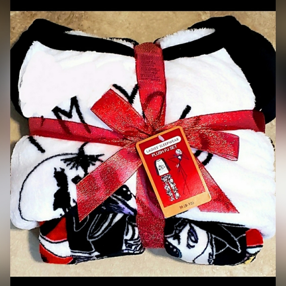 Disney's Nightmare Before Christmas Ladies 2 pc Plush Sleepwear, NEW!! S…